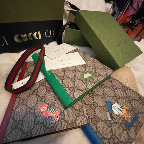 GUCCI Disney GG Supreme Canvas and Leather Collectible notebook set - Picture 3 of 4